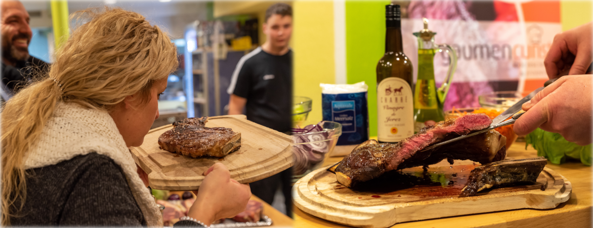 Begutachtung der Teilnehmer | Fleisch im gegrillten Zustand aus dem Beefer | Kerntemperatur 50°C